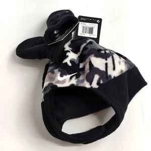 New Infant Baby Boy Nike 2 Piece Gray and black Camo Hat and Mittens set
